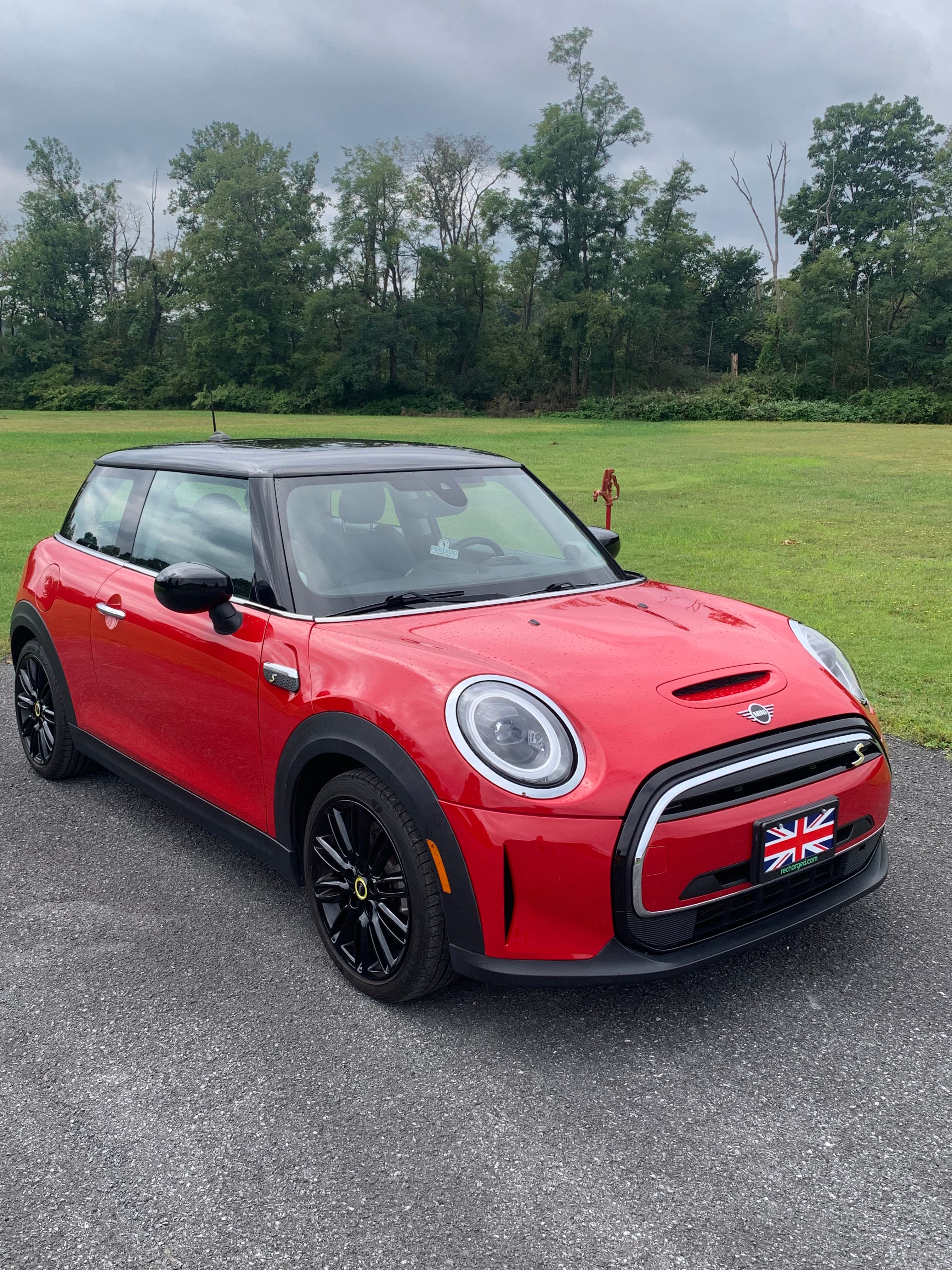 Used 2024 MINI Cooper SE FWD image 2