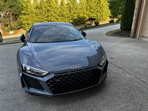 Used 2021 Audi R8 V10 w/ Premium Package image 5