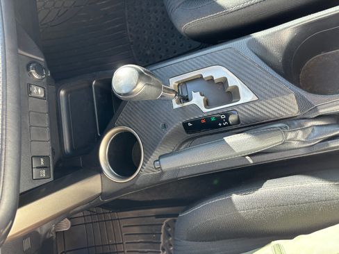 Used 2013 Toyota RAV4 XLE image 18