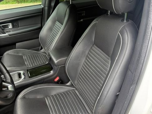 Used 2017 Land Rover Discovery Sport HSE AWD/4WD image 10