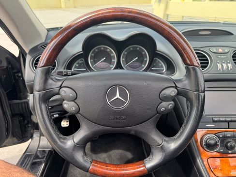 Used 2007 Mercedes-Benz SL 550 image 16