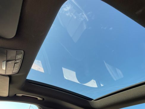 Used 2017 Mercedes-Benz C 300 4MATIC Sedan image 10