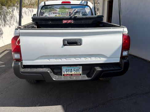 Used 2022 Toyota Tacoma SR RWD image 4