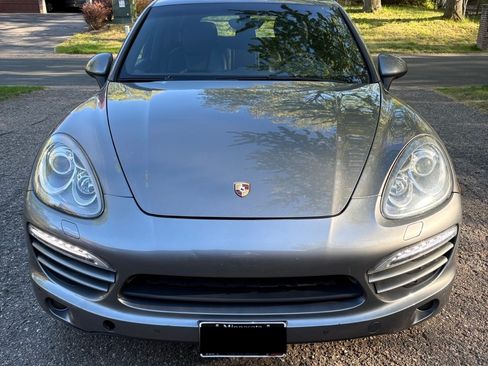 Used 2013 Porsche Cayenne Diesel AWD/4WD image 2