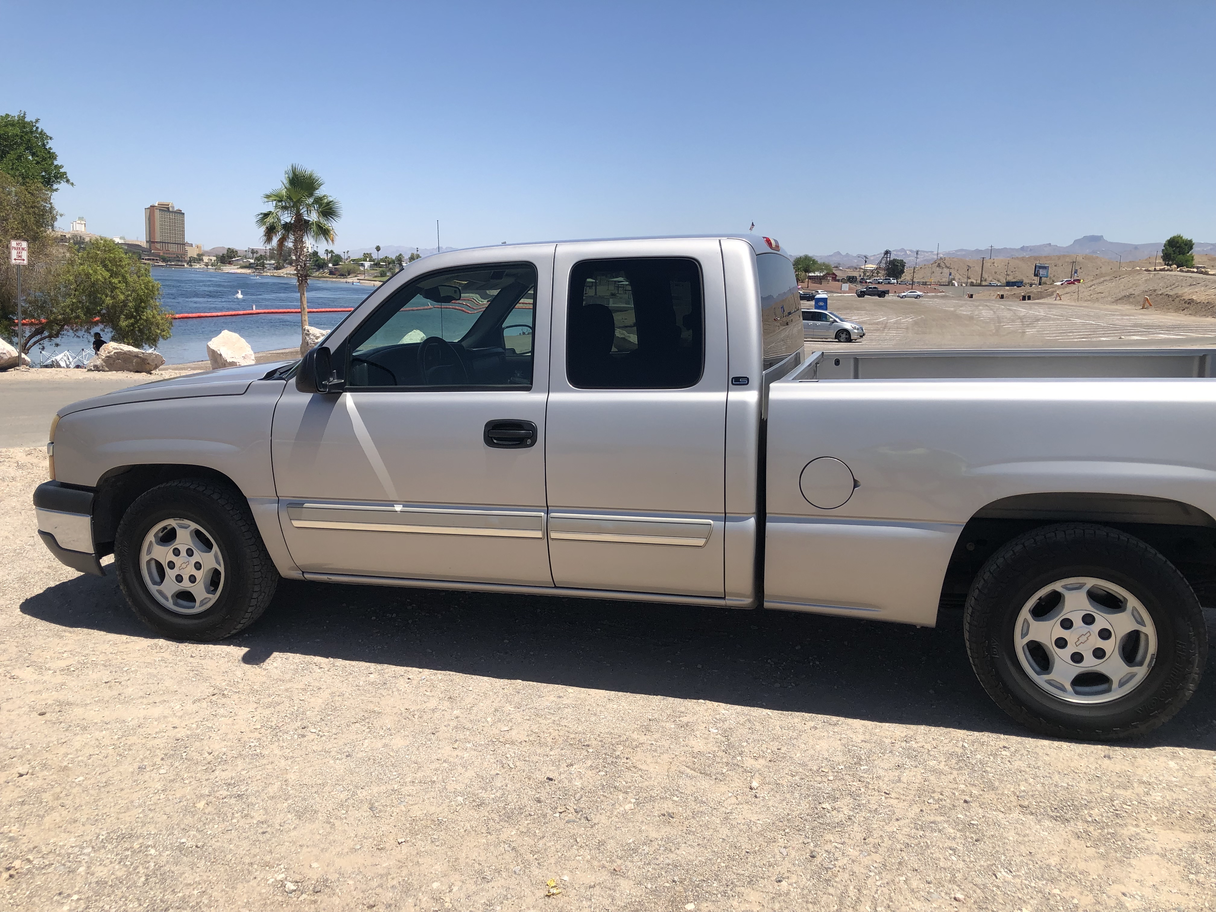 Used 2004 Chevrolet Silverado 1500 LS w/ Light Duty Power Package RWD image 1