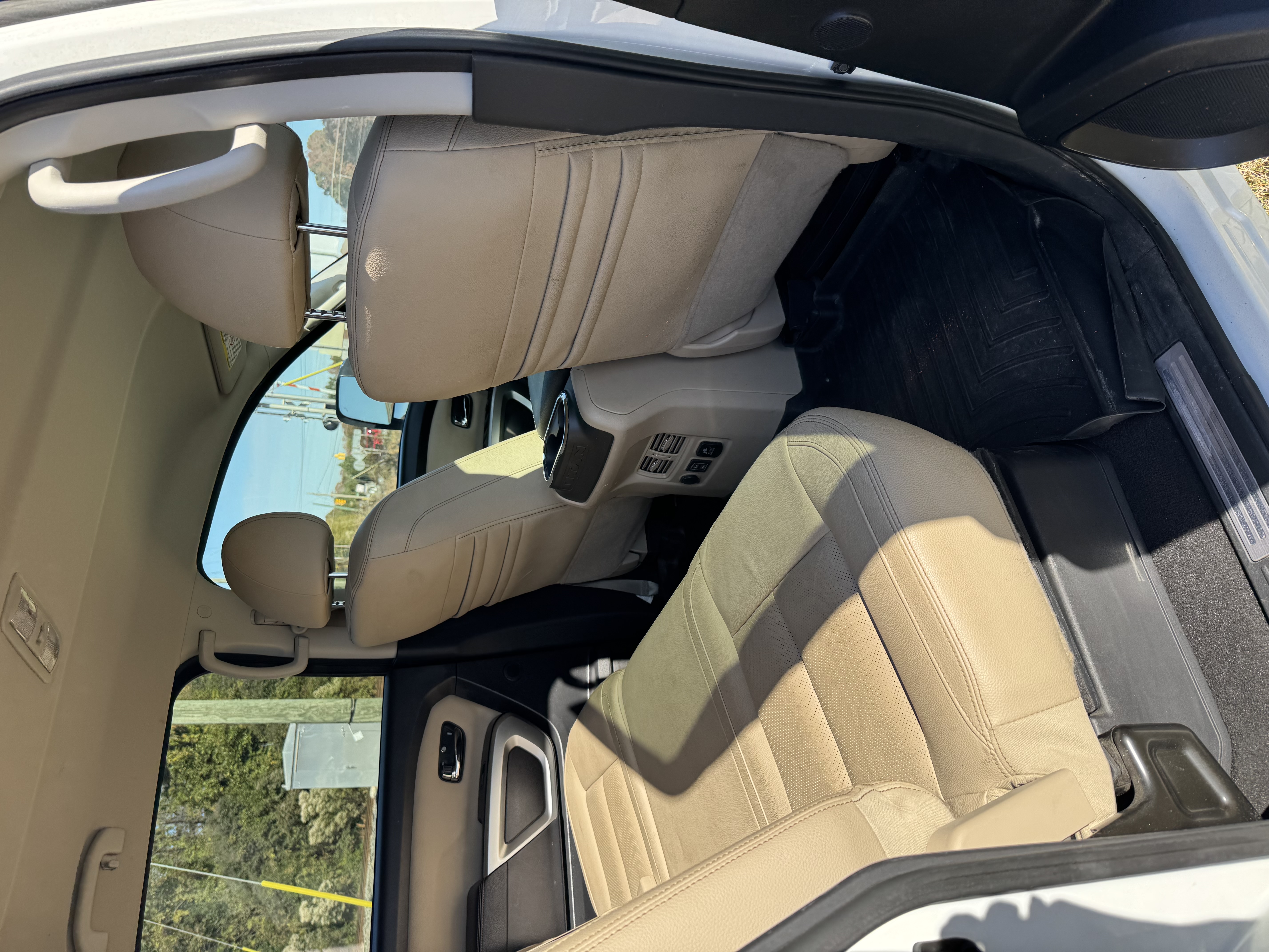 Used 2019 Nissan Titan SL w/ Chrome Package AWD/4WD image 8