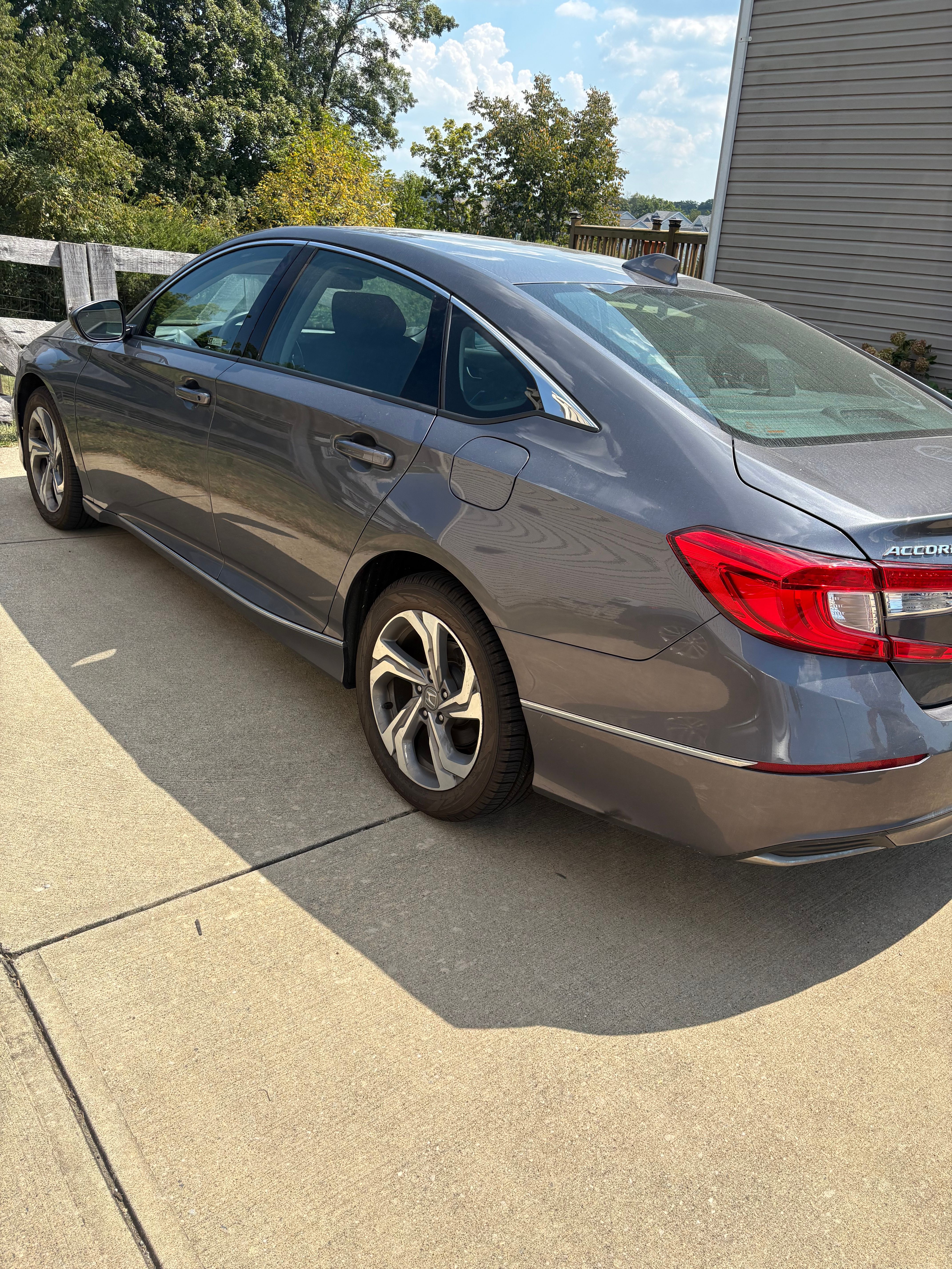 Used 2019 Honda Accord EX image 5