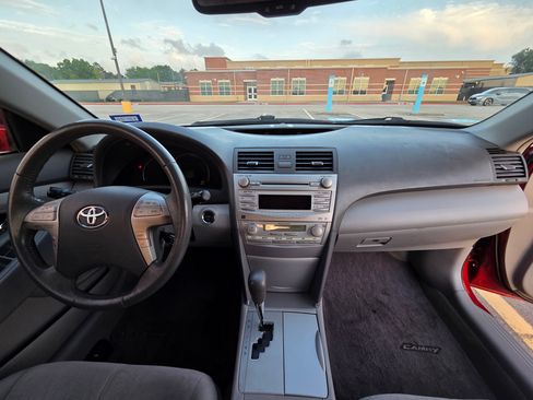 Used 2011 Toyota Camry Hybrid w/ Upgrade Pkg image 11