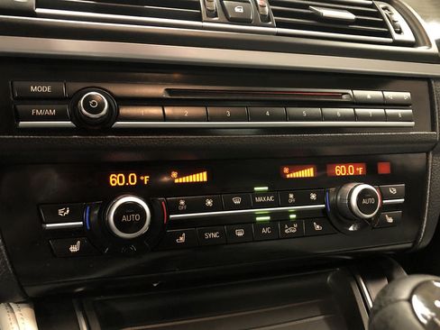 Used 2016 BMW M5 image 2