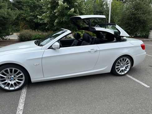 Used 2012 BMW 328i Convertible RWD image 12