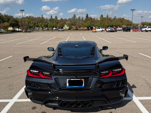 Used 2024 Chevrolet Corvette Z06 image 4