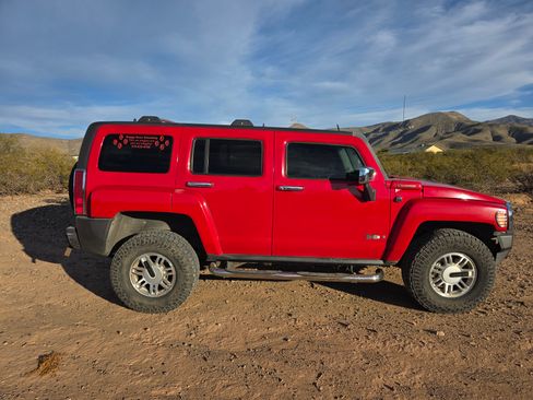 Used 2006 HUMMER H3 image 2