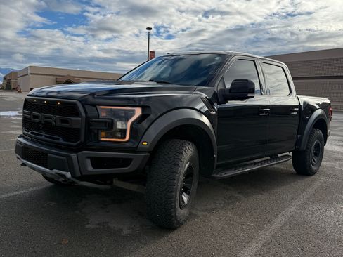 Used 2018 Ford F150 Raptor w/ Equipment Group 802A Luxury image 2