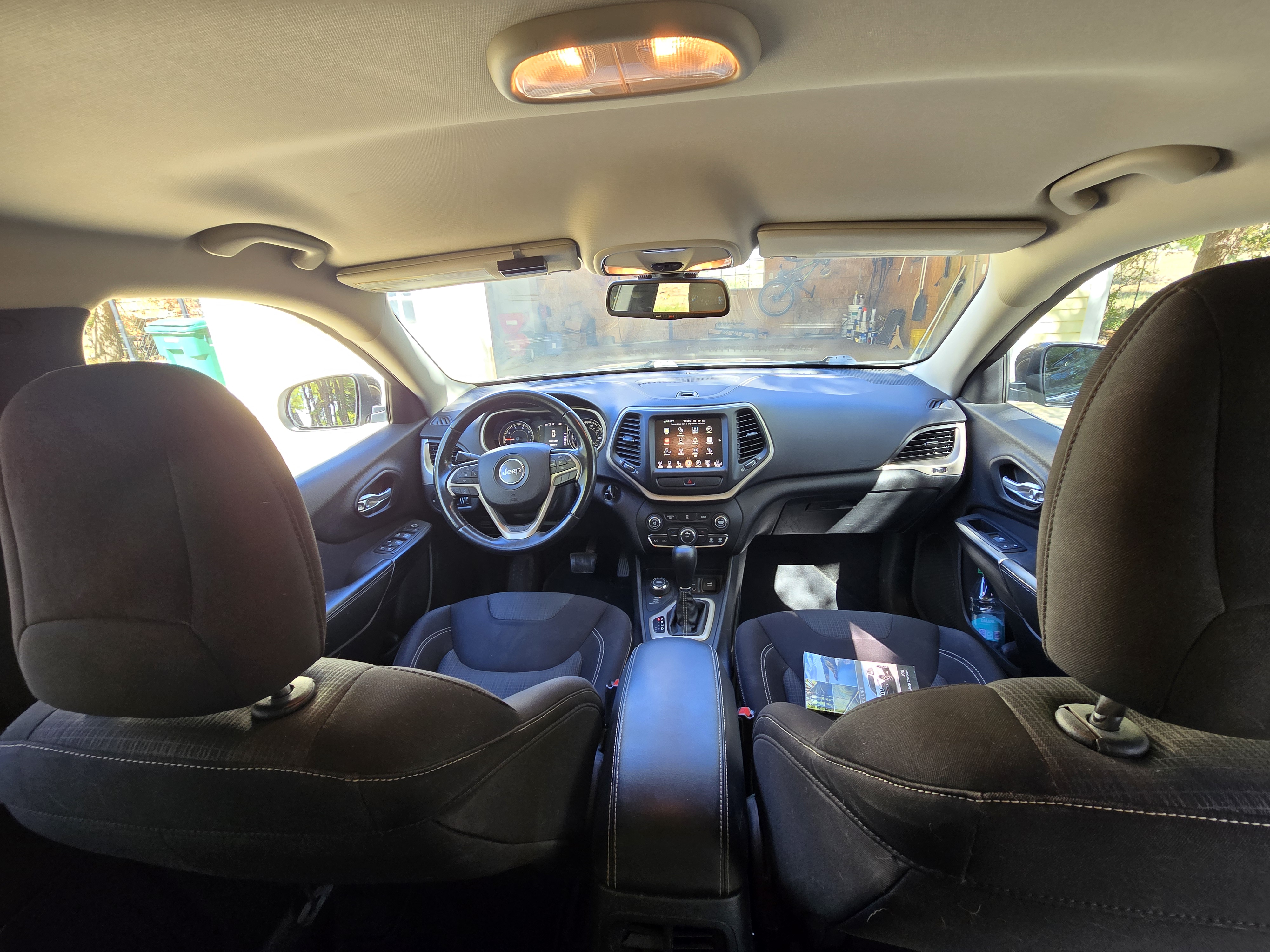 Used 2015 Jeep Cherokee Latitude AWD/4WD image 11