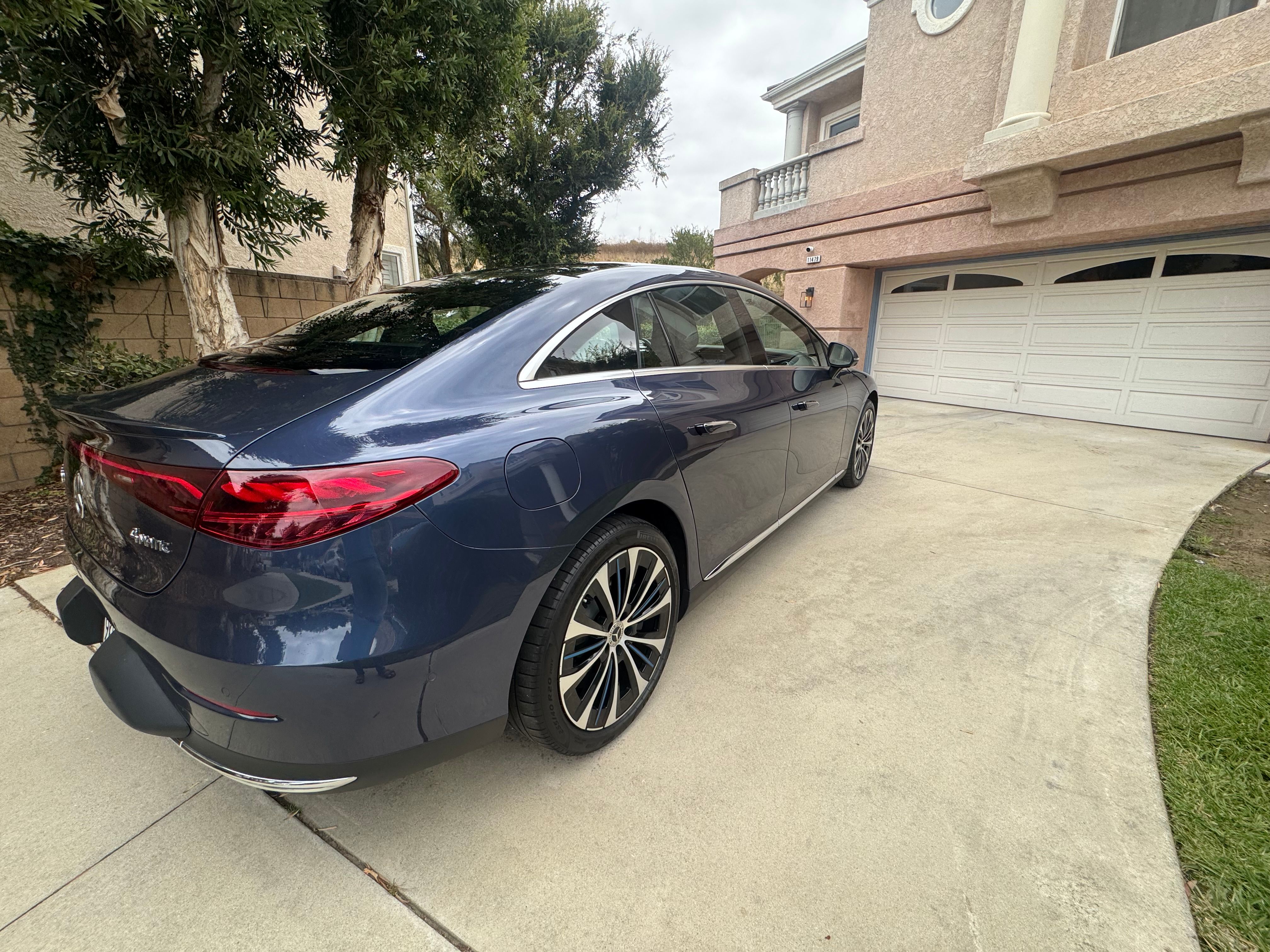 Used 2024 Mercedes-Benz EQE 500 4MATIC Sedan w/ Driver Assistance Package image 5