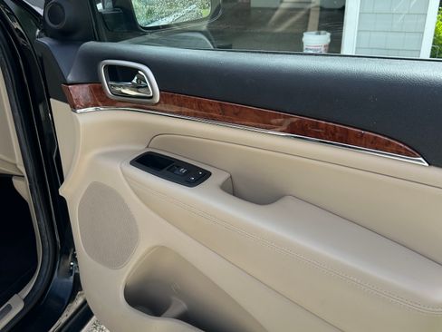 Used 2013 Jeep Grand Cherokee Limited w/ Advance Technology Group AWD/4WD image 5
