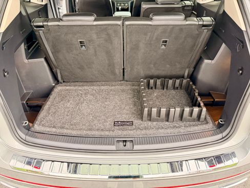 Used 2022 Volkswagen Atlas SEL Premium image 13