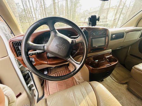 Used 2002 Chevrolet Express 1500 w/ LS Preferred Equipment Group image 26