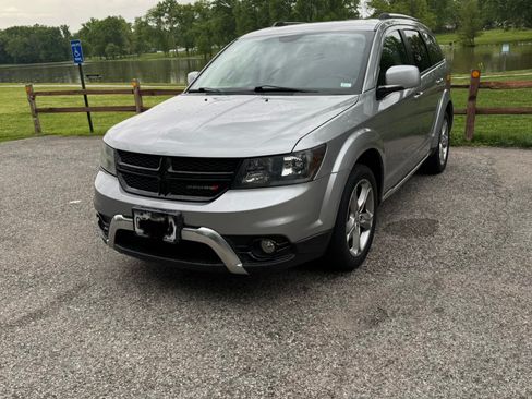 Used 2017 Dodge Journey Crossroad FWD image 11