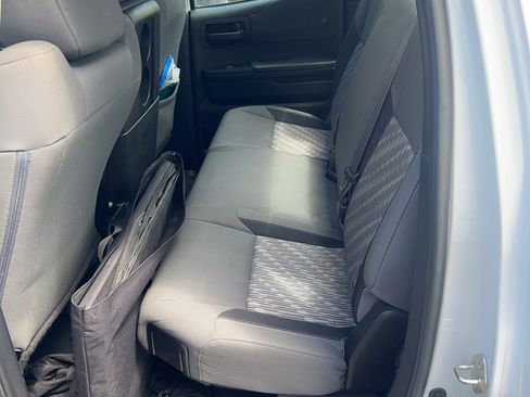 Used 2018 Toyota Tundra SR AWD/4WD image 10