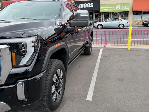 Used 2025 GMC Sierra 2500 Denali w/ Denali Reserve Package AWD/4WD image 2