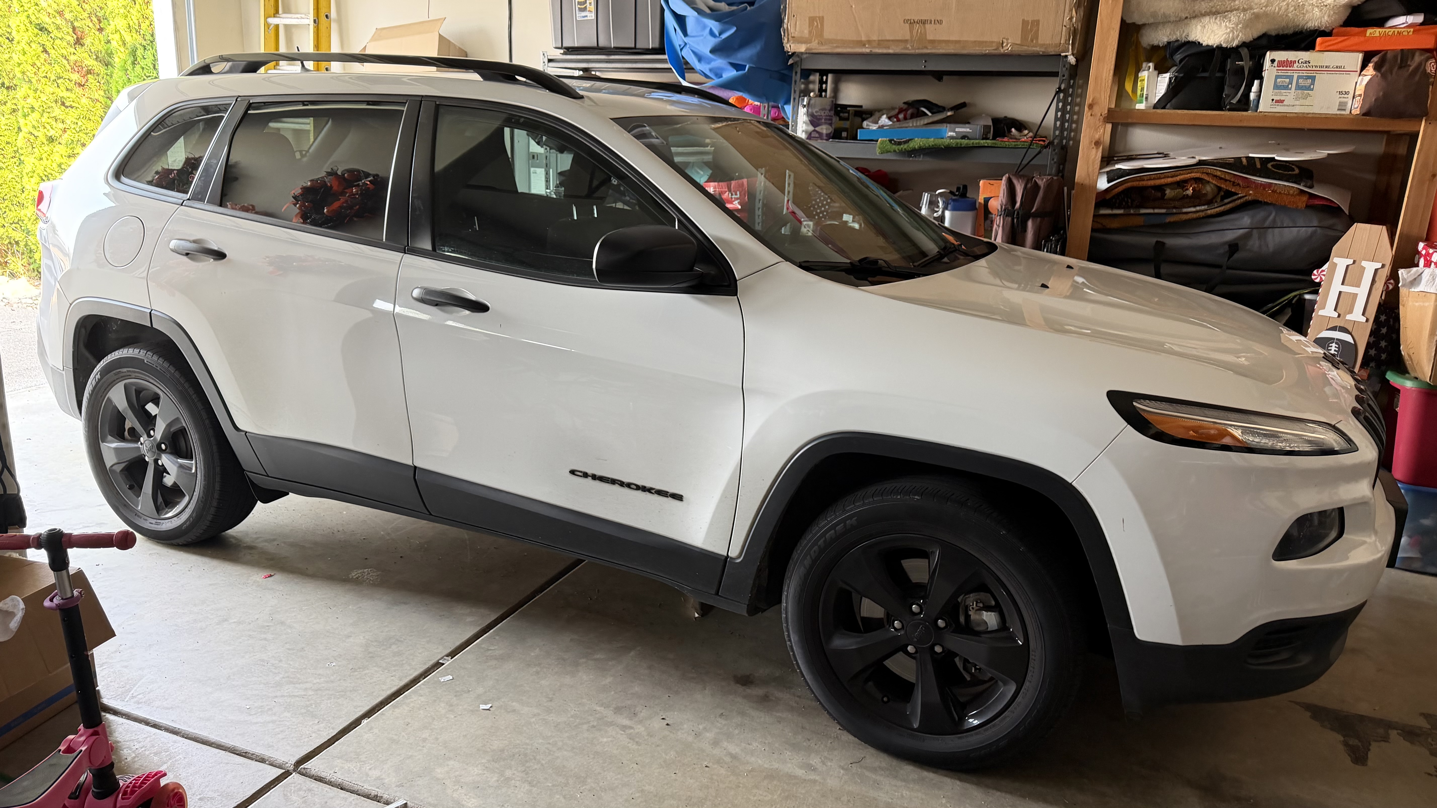 Used 2016 Jeep Cherokee Sport AWD/4WD image 1