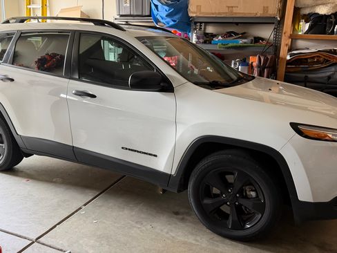 Used 2016 Jeep Cherokee Sport AWD/4WD image 1