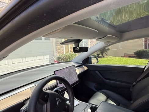 Used 2021 Tesla Model Y Long Range image 4