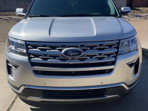 Used 2018 Ford Explorer Limited image 8