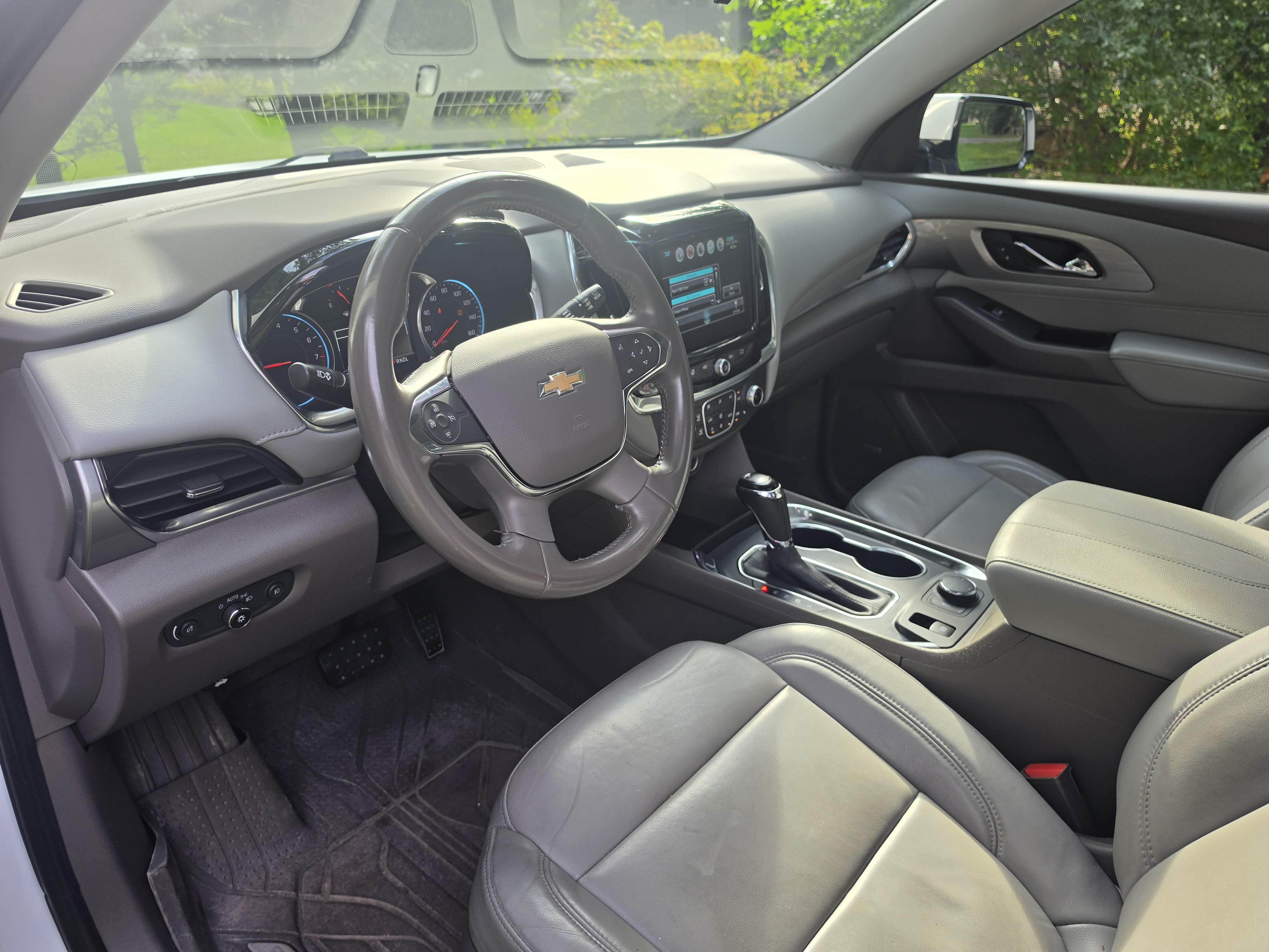 Used 2019 Chevrolet Traverse LT w/ LT Premium Package AWD/4WD image 11