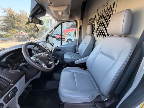 Used 2019 Ford Transit 150 130 Medium Roof image 4