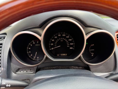 Used 2006 Lexus SC 430 Convertible image 5