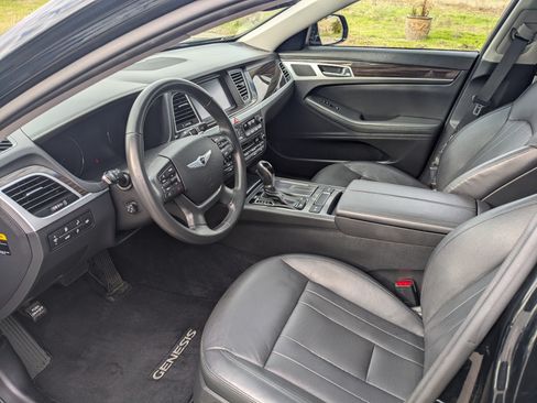 Used 2015 Hyundai Genesis 3.8 w/ Option Group 02 image 12