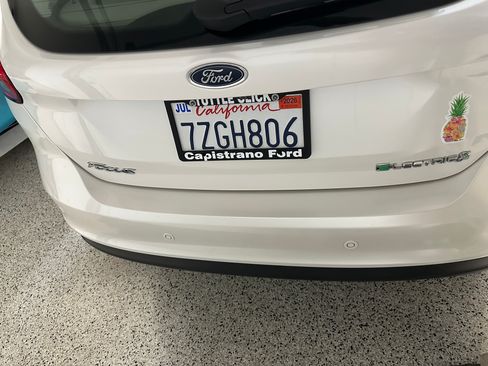 Used 2017 Ford Focus Electric Hatchback image 4