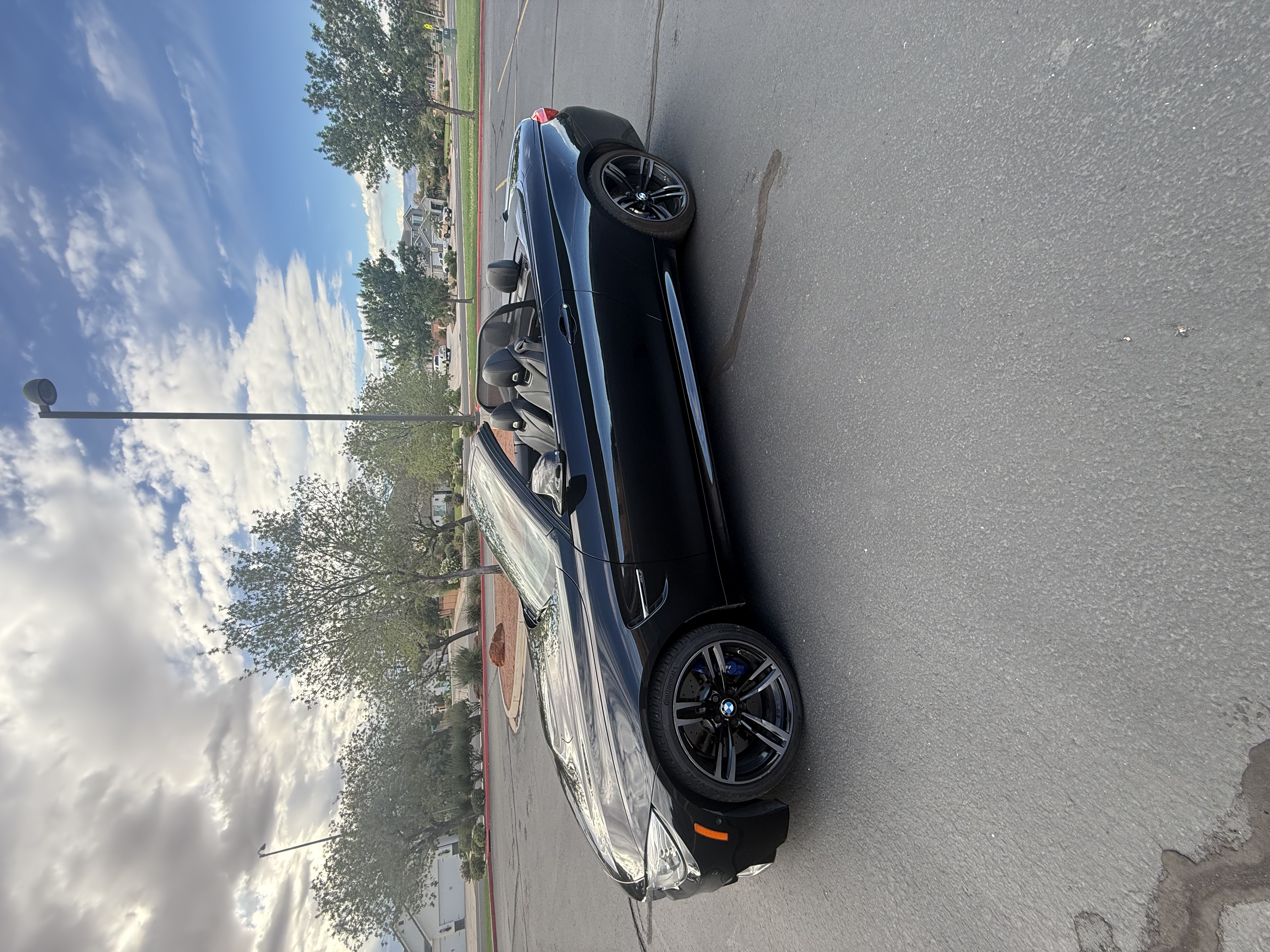 Used 2016 BMW M4 Convertible RWD image 1
