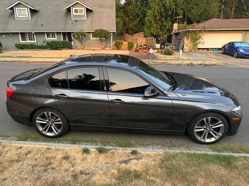 Used 2013 BMW 328i Sedan RWD image 2
