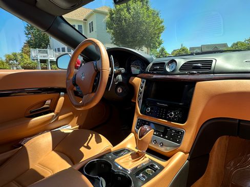 Used 2016 Maserati GranTurismo Sport image 10