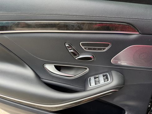 Used 2015 Mercedes-Benz S 550 Sedan image 19