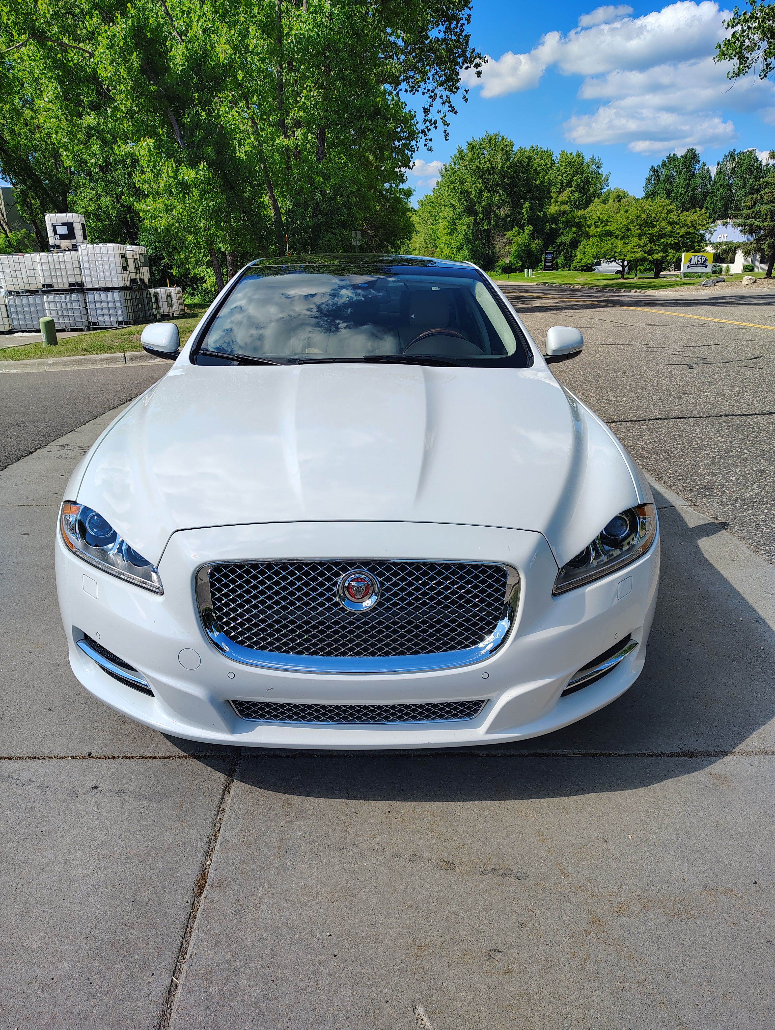 Used 2015 Jaguar XJ L Portfolio RWD image 1