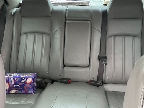 Used 2006 Chrysler 300 C w/ Protection Group II image 9