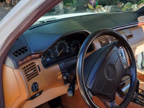 Used 1998 Mercedes-Benz E 320 Sedan image 8