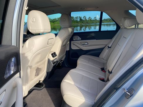 Used 2020 Mercedes-Benz GLE 350 4MATIC image 4