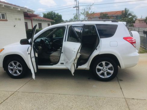 Used 2011 Toyota RAV4 Limited w/ Limited Extra Value Pkg image 11