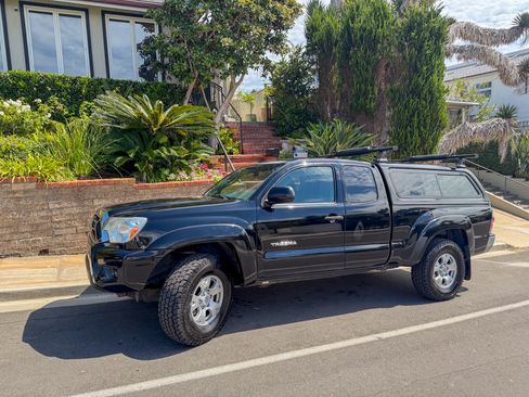 Used 2015 Toyota Tacoma 4x4 Access Cab w/ SR5 Package image 4