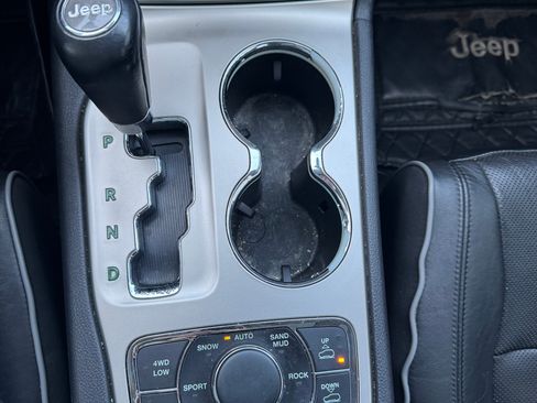 Used 2011 Jeep Grand Cherokee Overland image 8