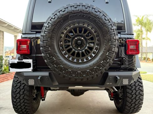 Used 2025 Jeep Wrangler Unlimited Rubicon image 5