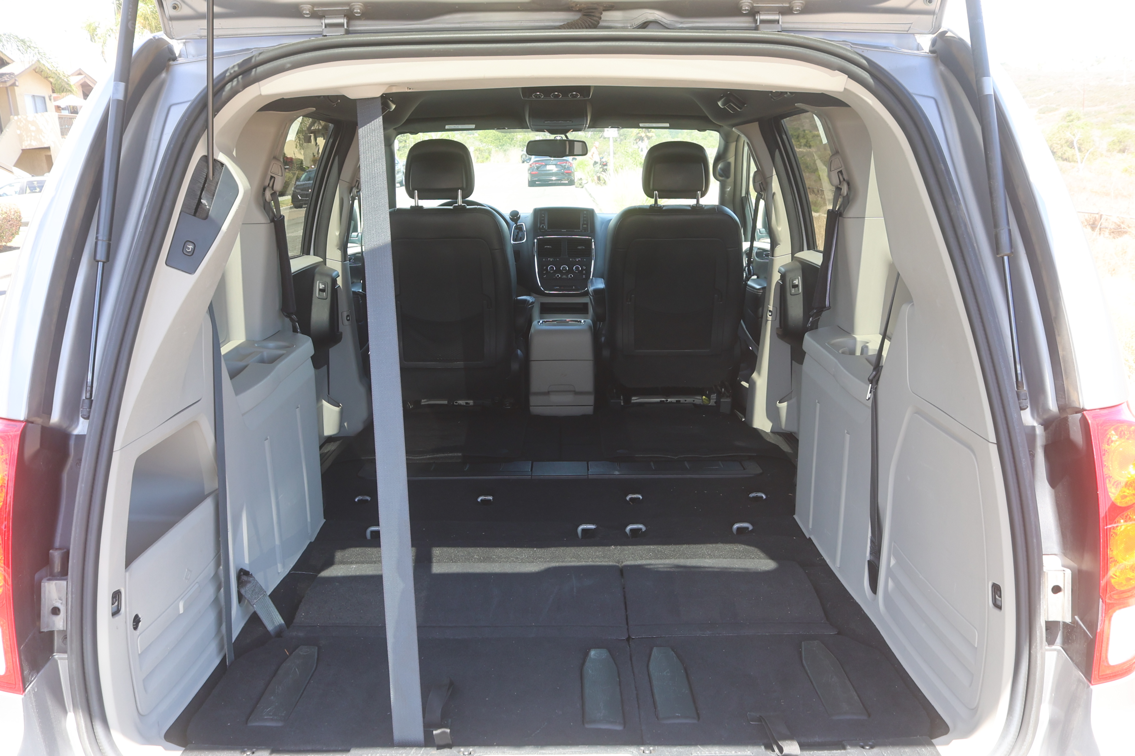 Used 2018 Dodge Grand Caravan SXT FWD image 15