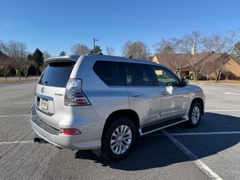Used 2015 Lexus GX 460 w/ Premium Package image 4