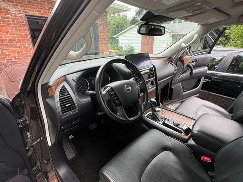 Used 2022 Nissan Armada SL w/ Captain's Chairs Package AWD/4WD image 12