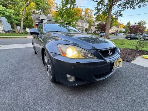 Used 2006 Lexus IS 350 RWD image 2